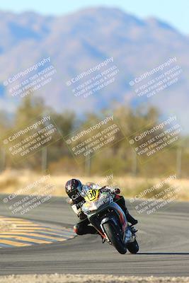 media/Jan-10-2025-CVMA Friday Practice (Fri) [[489e0da257]]/Group 4 and Trackday/Session 5 (Turn 7)/